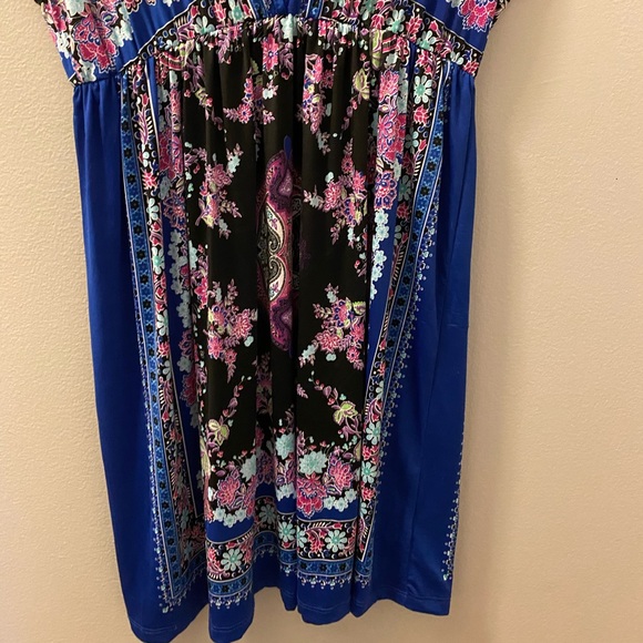 Seduction Deep V neck short sleeve dress - Picture 3 of 6